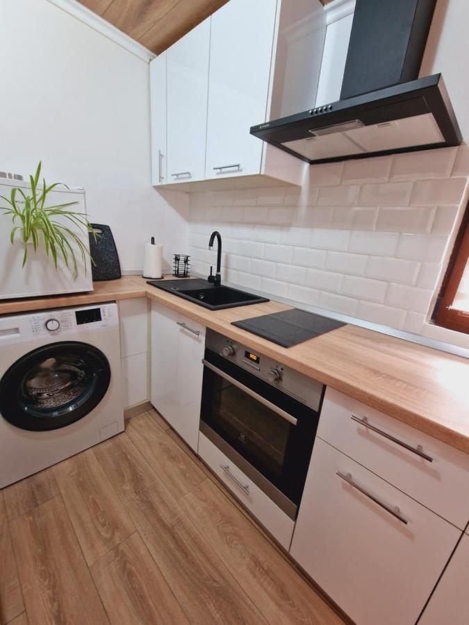Airport Easy Link Apartman Jászvásár Kültér fotó