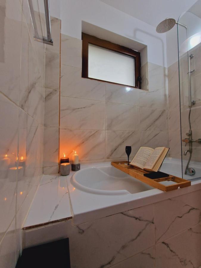 Airport Easy Link Apartman Jászvásár Kültér fotó